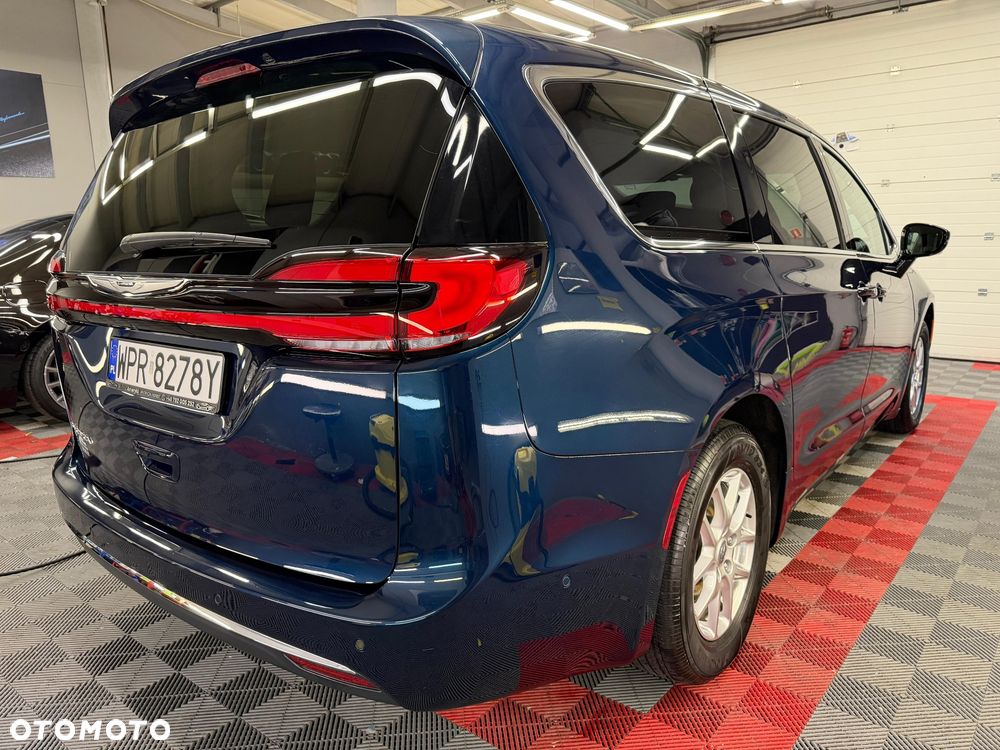 Chrysler Pacifica - 5