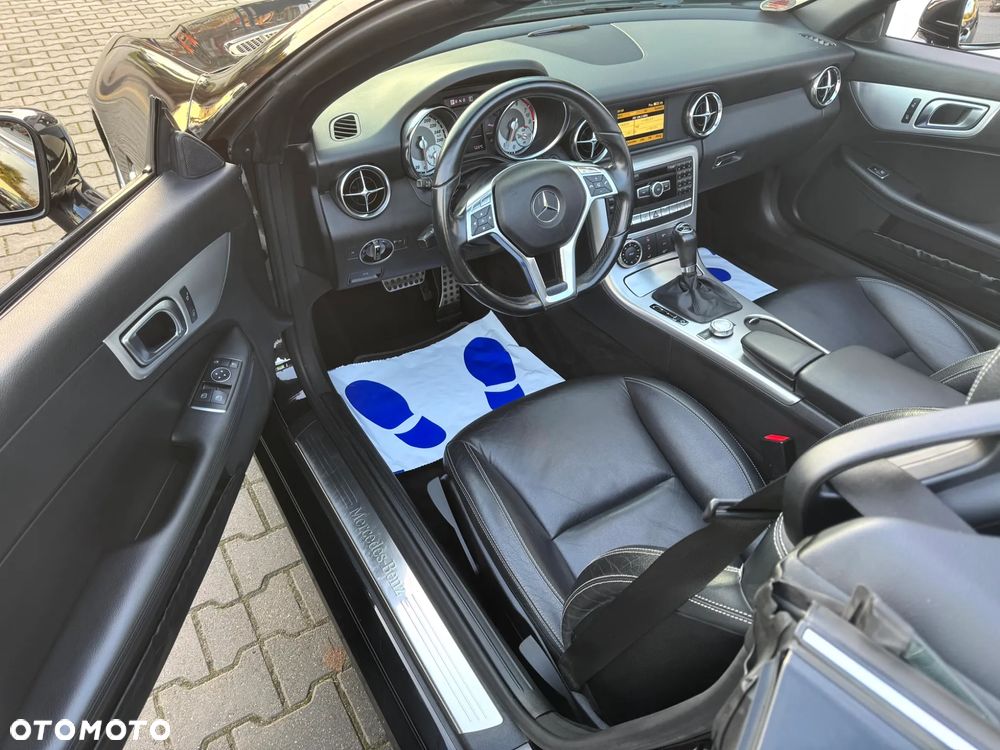 Mercedes-Benz SLK 200 (BlueEFFICIENCY) 7G-TRONIC - 12