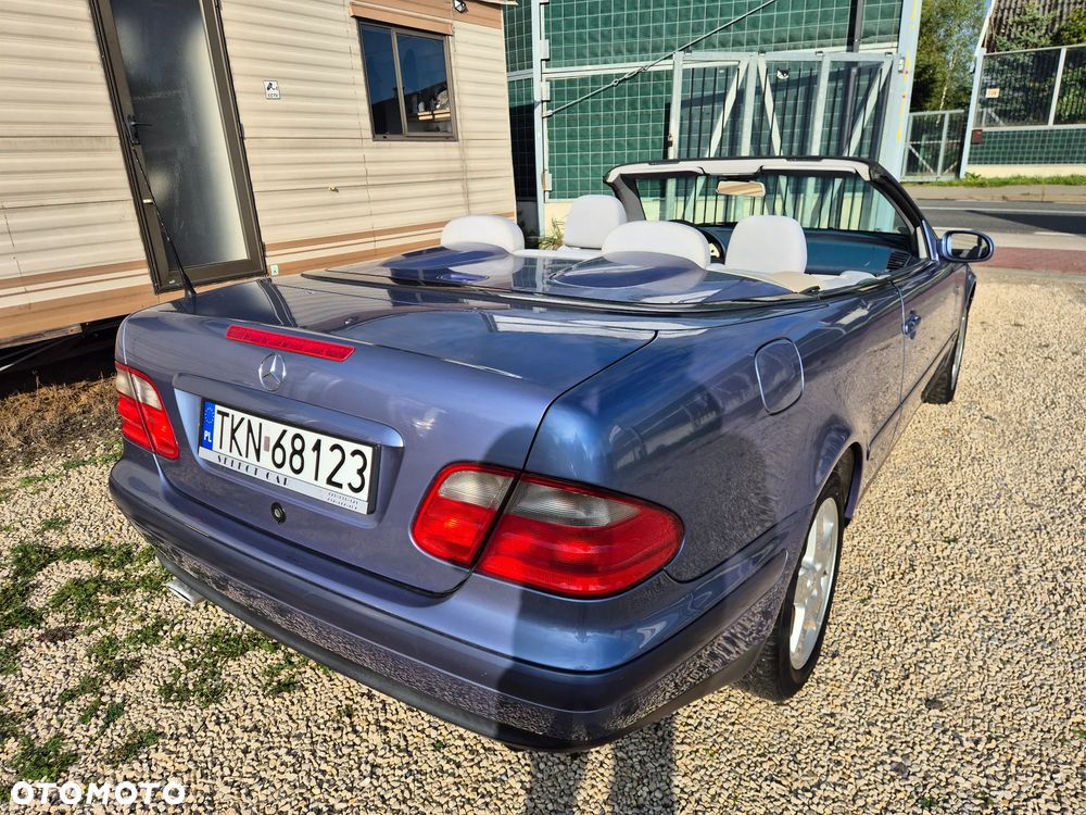 Mercedes-Benz CLK - 16