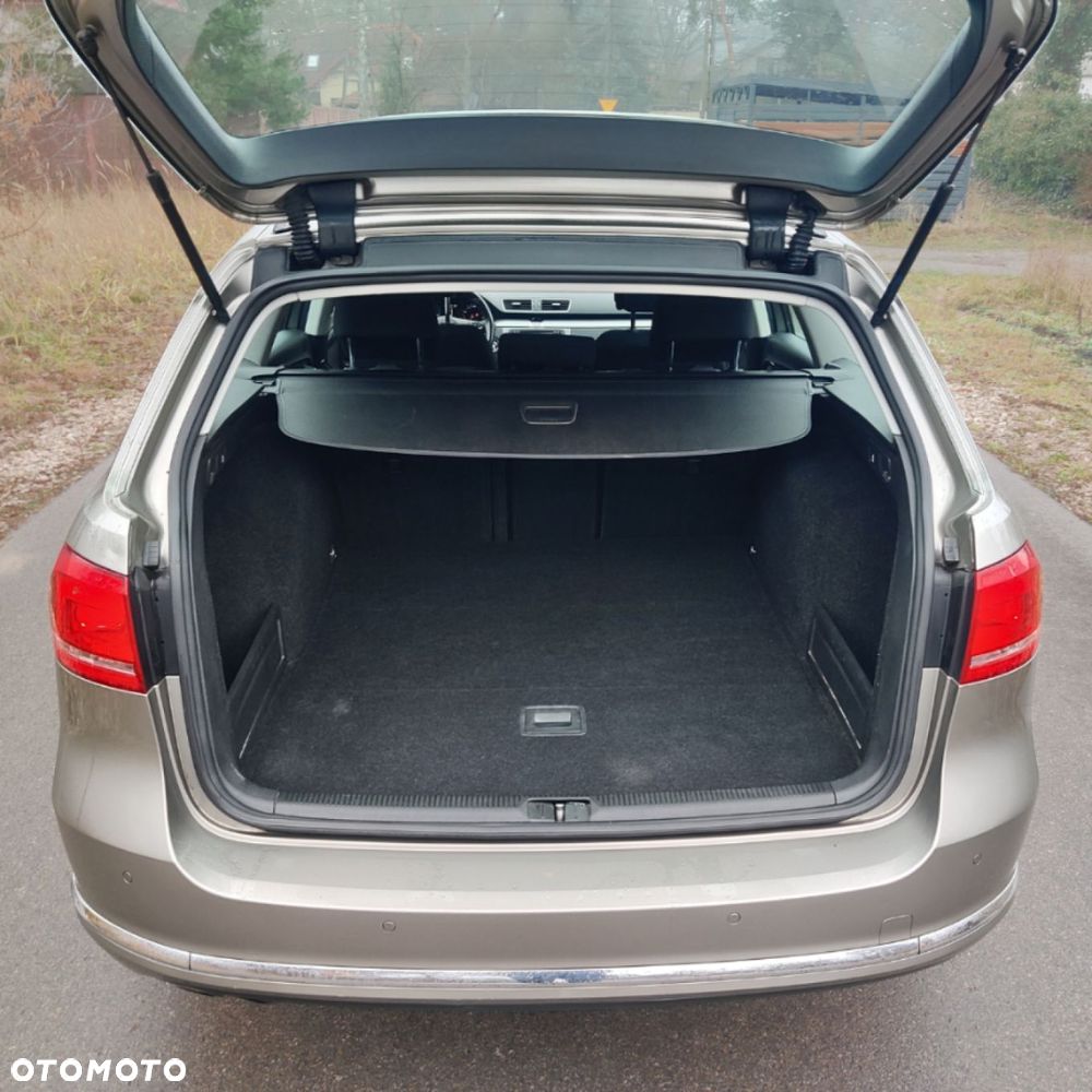 Volkswagen Passat - 8