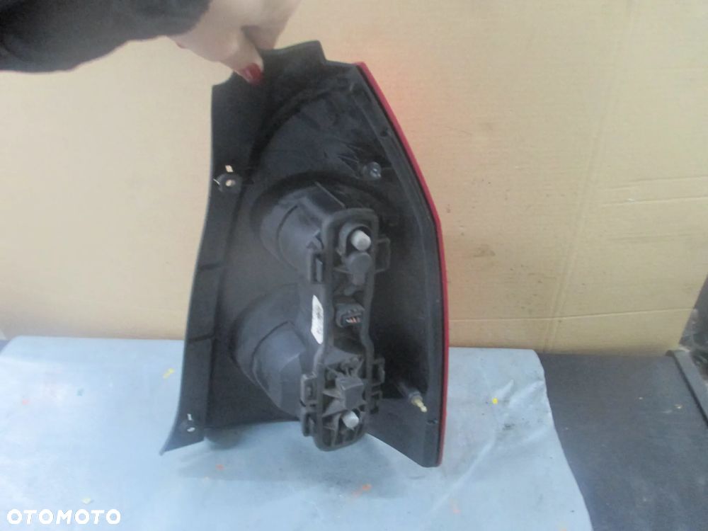 lampa lewa tył Nissan Primera P12 lift KOMBI  Valeo Europa - 3