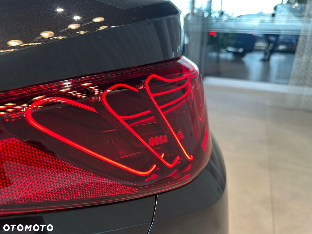 BMW Seria 3 330i xDrive M Sport - 14