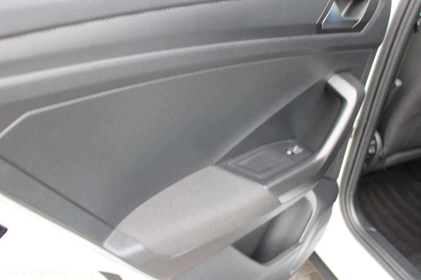 Volkswagen T-Roc - 26