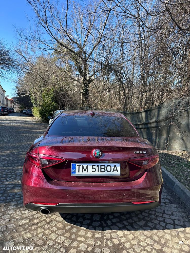 Alfa Romeo Giulia 2.0 Turbo 16V AT8 Business - 5