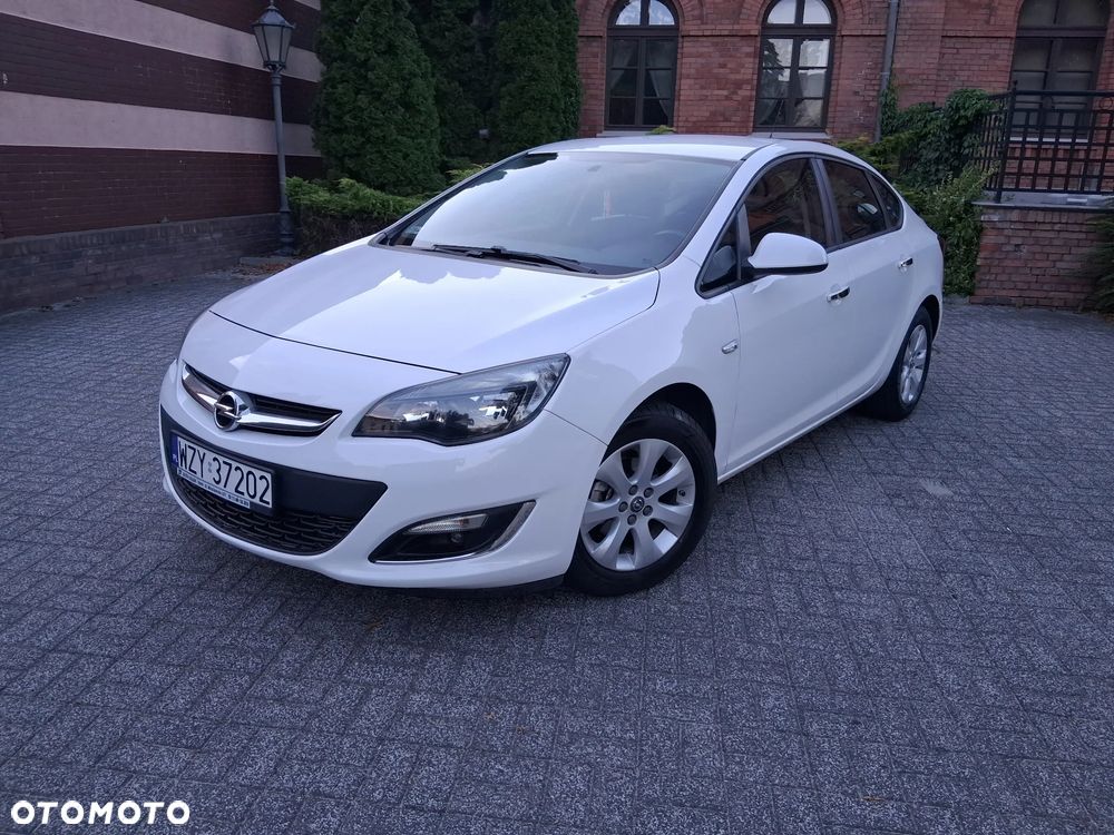 Opel Astra 1.6 Business EU6 - 4