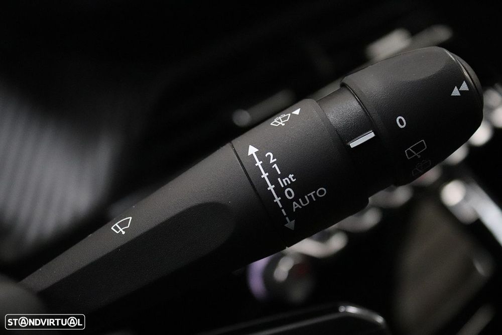 Peugeot 2008 1.2 PureTech Allure - 19