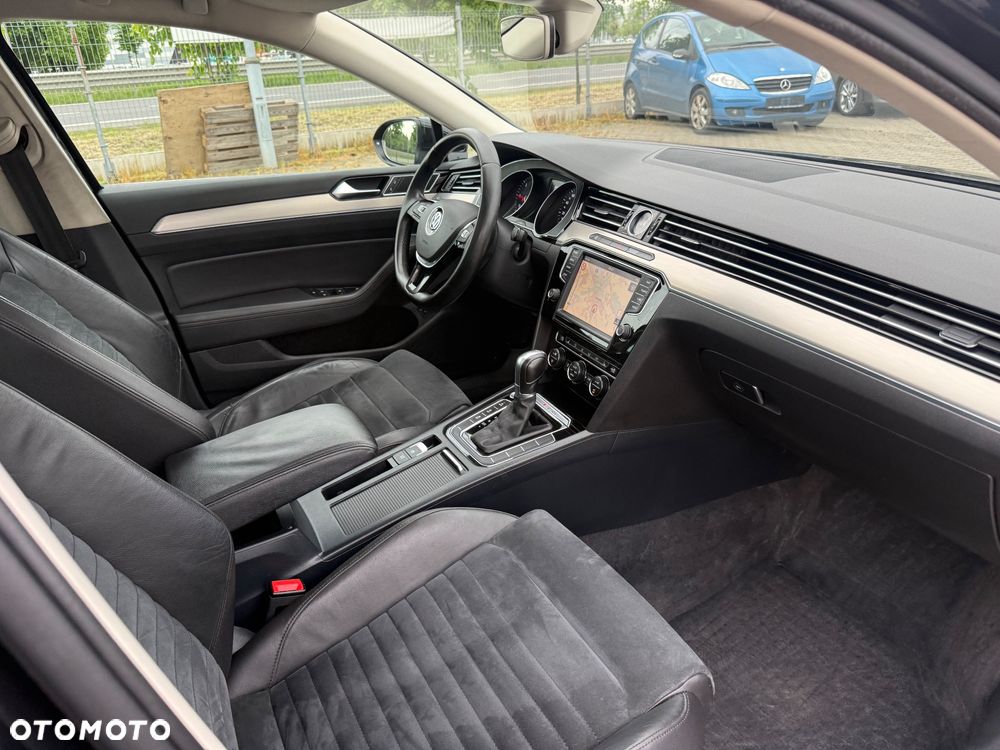 Volkswagen Passat 2.0 TDI SCR 4Motion DDG Highline - 15