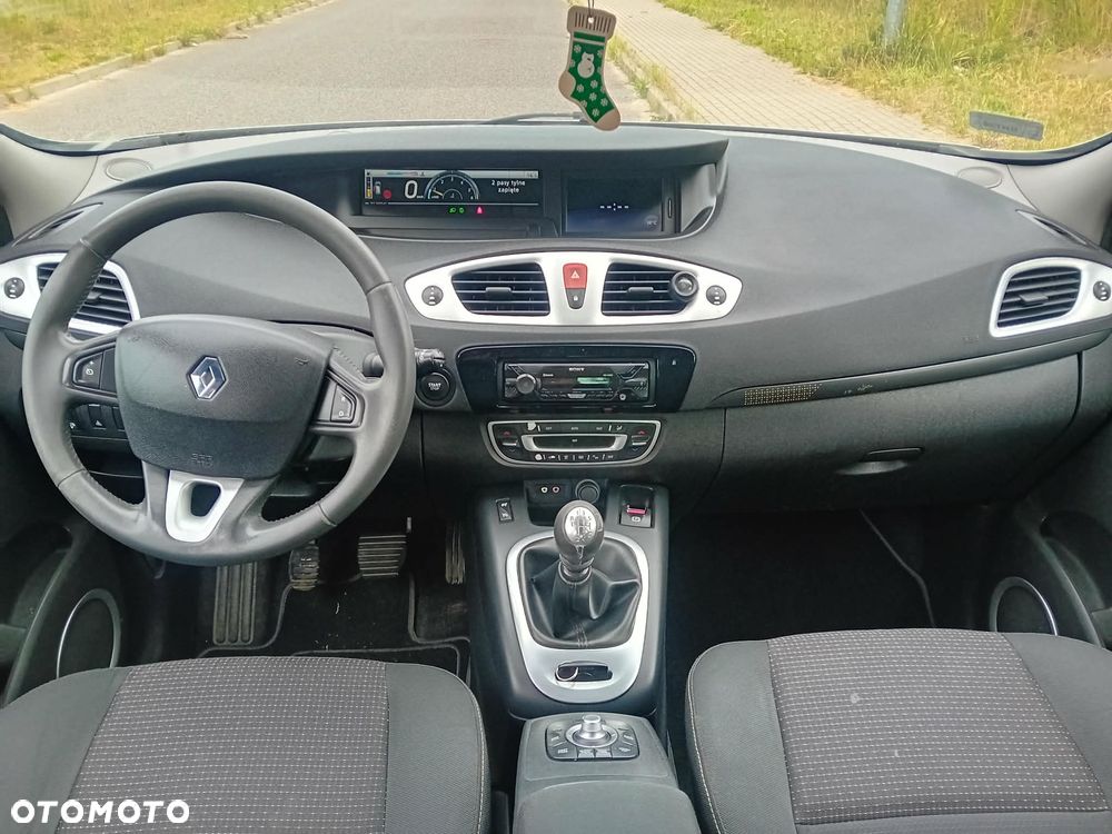 Renault Scenic 1.9 dCi Privilege - 7