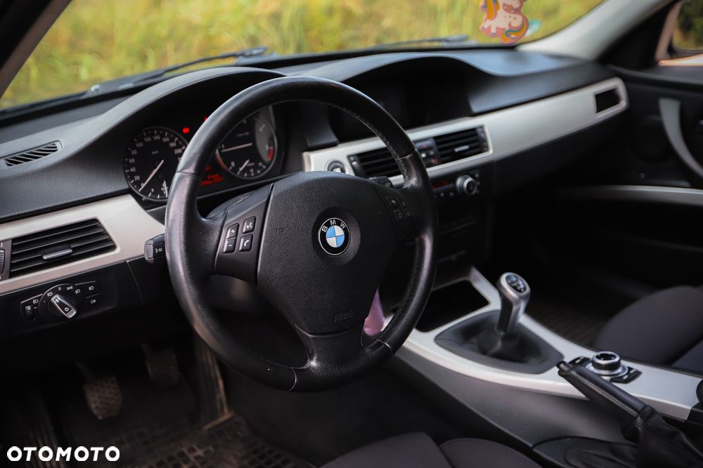 BMW Seria 3 318d - 6