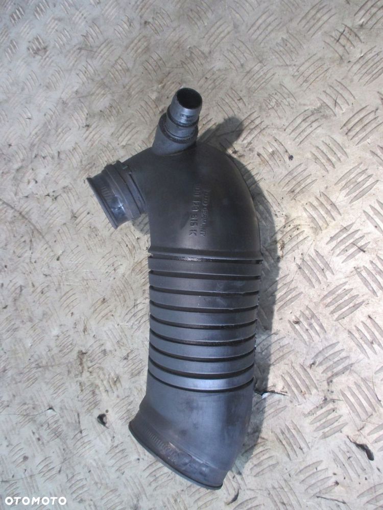 VW PASSAT B5 1,9tdi AWX 130km rura powietrza 8D0129615K - 2