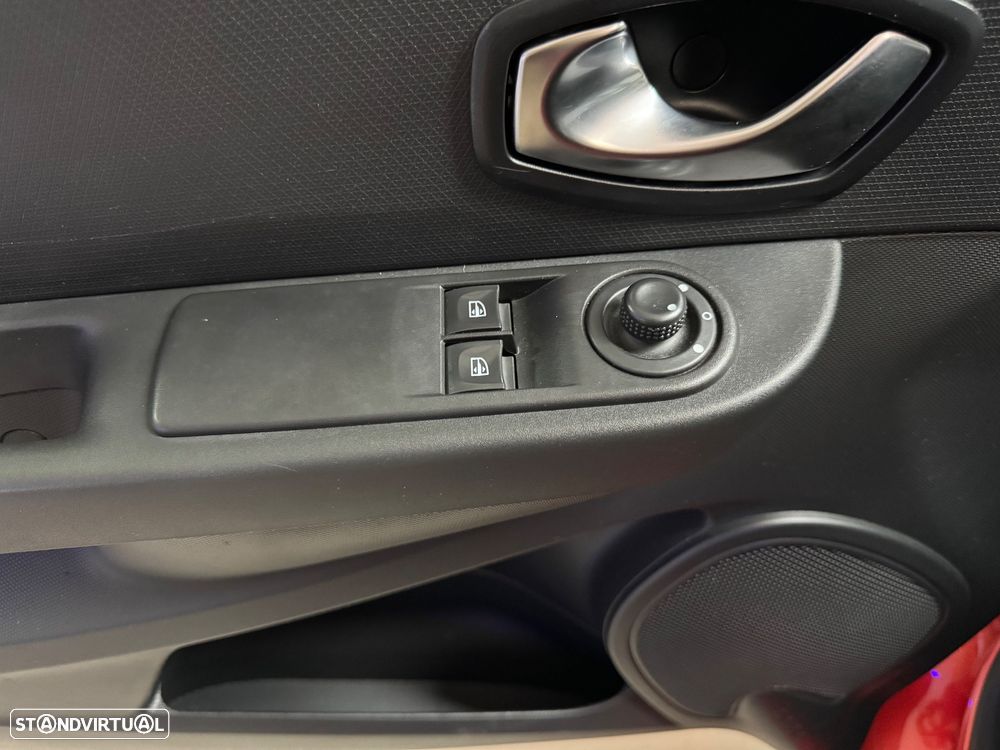 Renault Clio Sport Tourer 1.5 dCi Dynamique S - 44