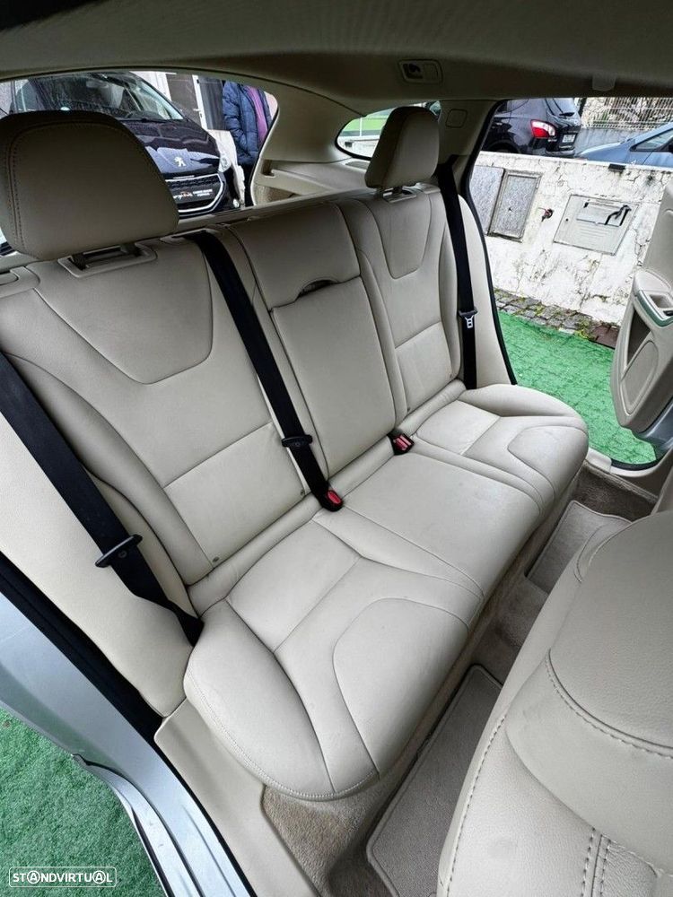 Volvo V60 1.6 D2 Drive Summum Start/Stop - 19