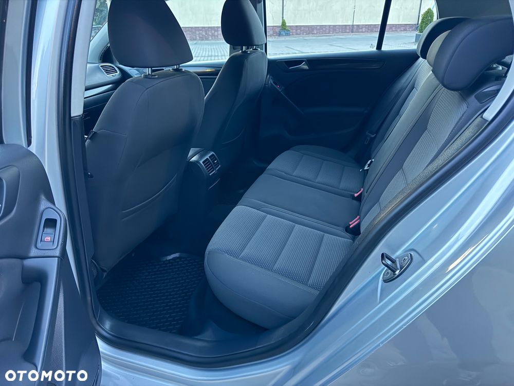 Volkswagen Golf 1.6 TDI Highline - 16