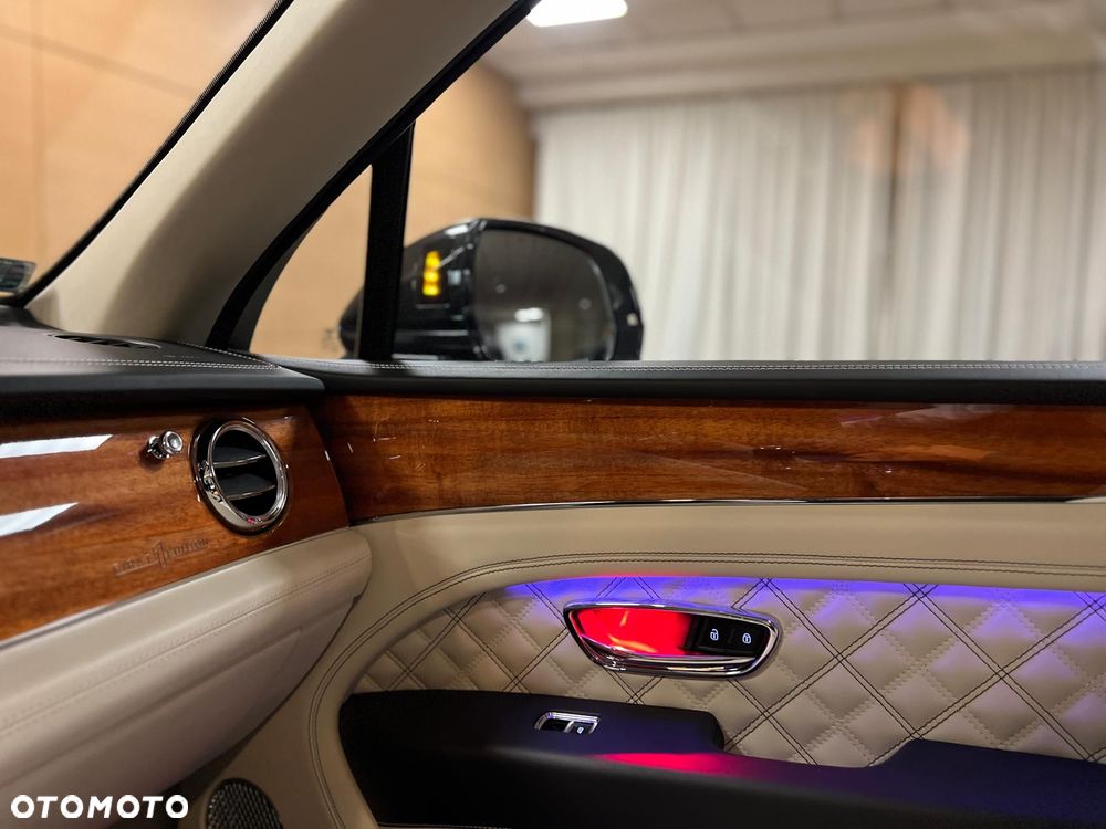 Bentley Bentayga - 30