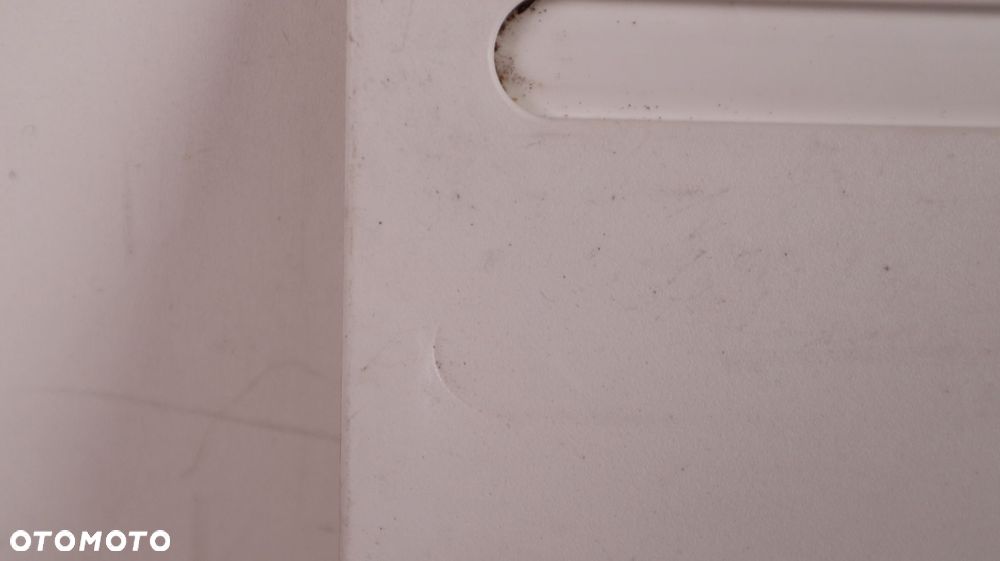 KAMPER PRZYCZEPA KEMPINGOWA ZAMKNIĘCIE KRATKI WENTYLACYJNEJ LODÓWKI  48 CM X 22,3 CM - 6