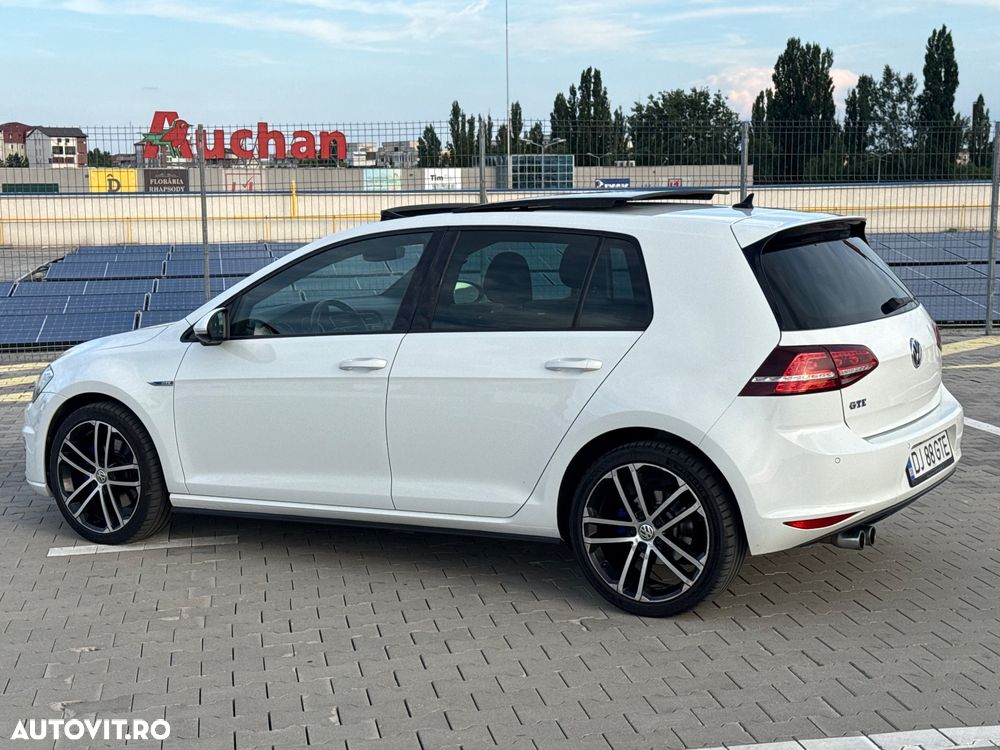 Volkswagen Golf - 17