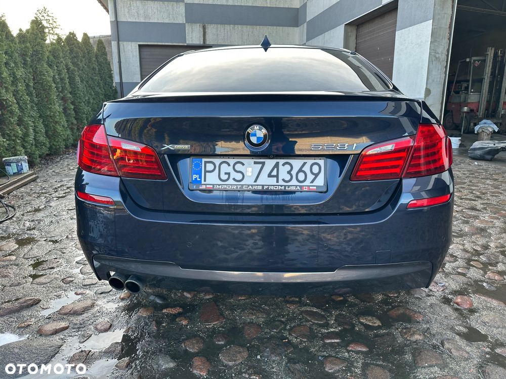 BMW Seria 5 528i xDrive Sport-Aut Luxury Line - 4