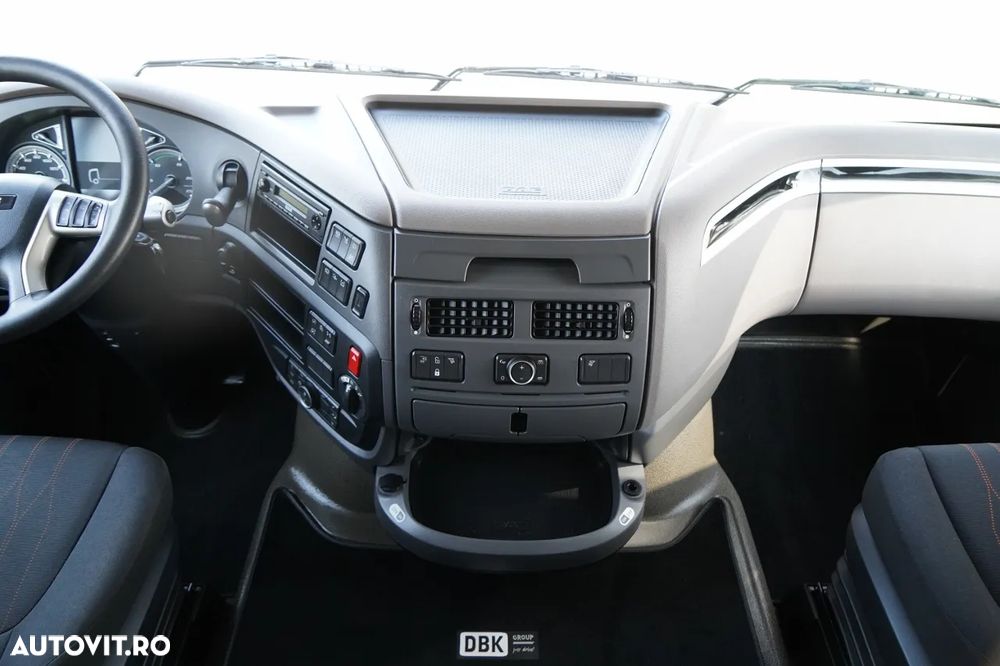DAF XF 480 / SOLO  7,7 m/ CORTINĂ / 6X2 / PUNTE RIDICATĂ / - 32