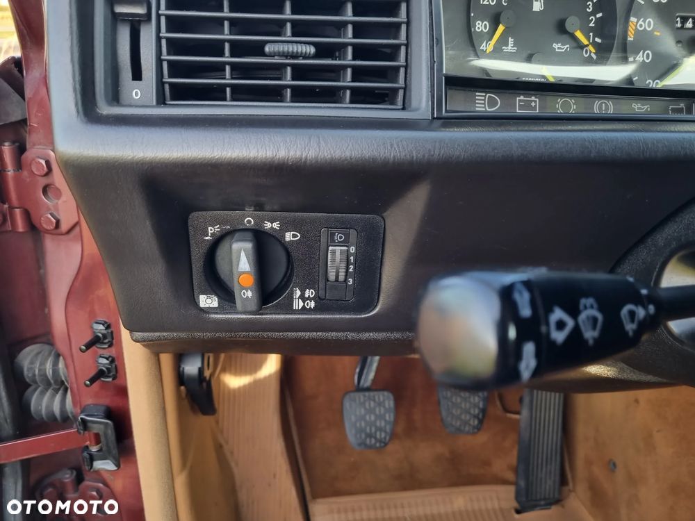Mercedes-Benz W201 (190) - 8