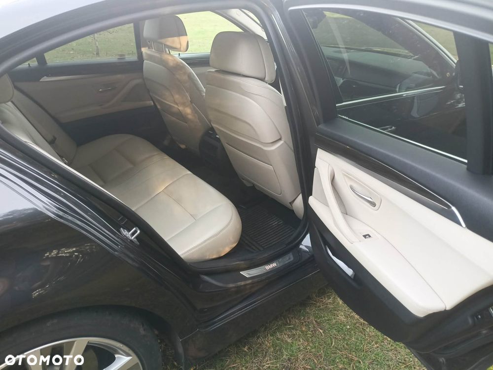 BMW Seria 5 535i Luxury Line - 15