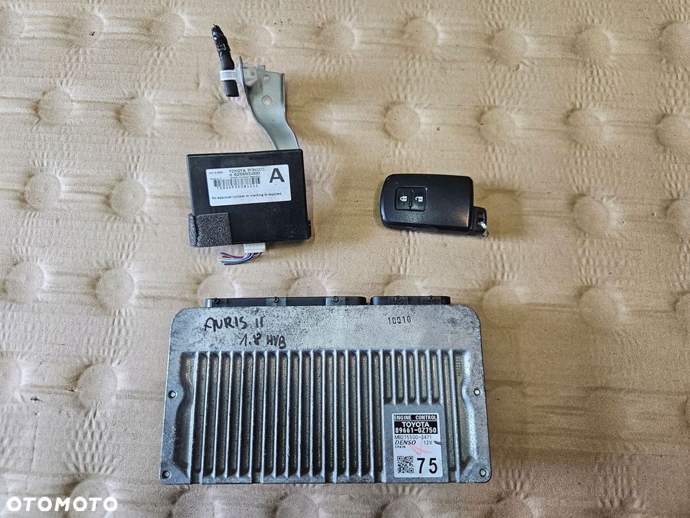 toyota auris ii 13-17 1.8 hybrid komputer zestaw 89661-0z750 - 1