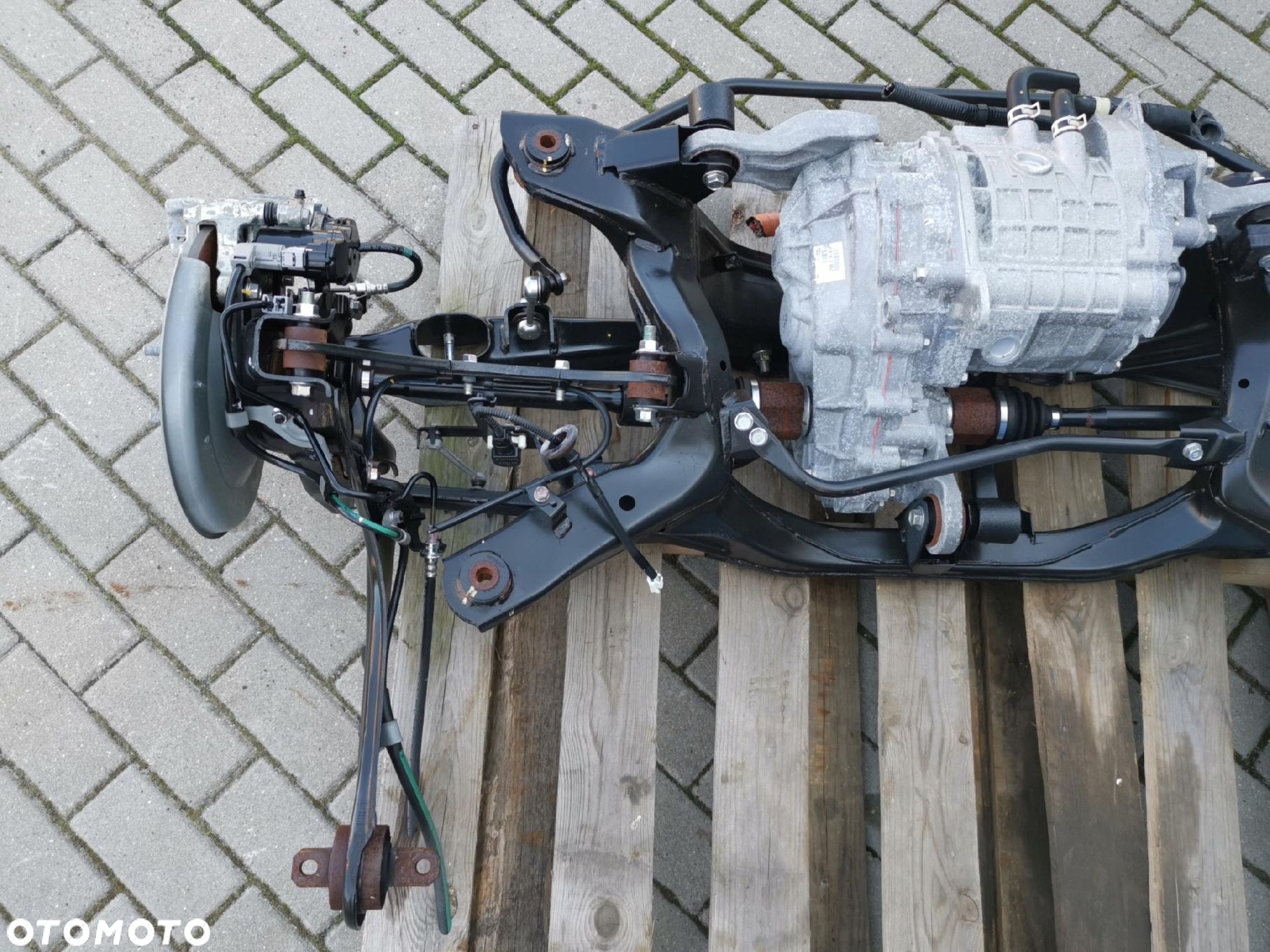 OUTLANDER III PHEV HYBRYDA ZAWIESZENIE TYL TYLNE KOMPLETNE SILNIK MOST - 4