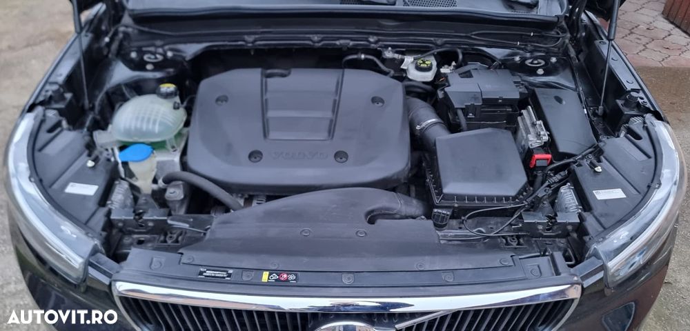Volvo XC 40 T3 Geartronic Momentum Pro - 12