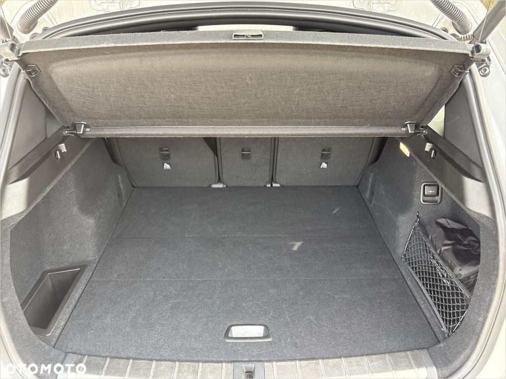 BMW X1 sDrive18d xLine - 16