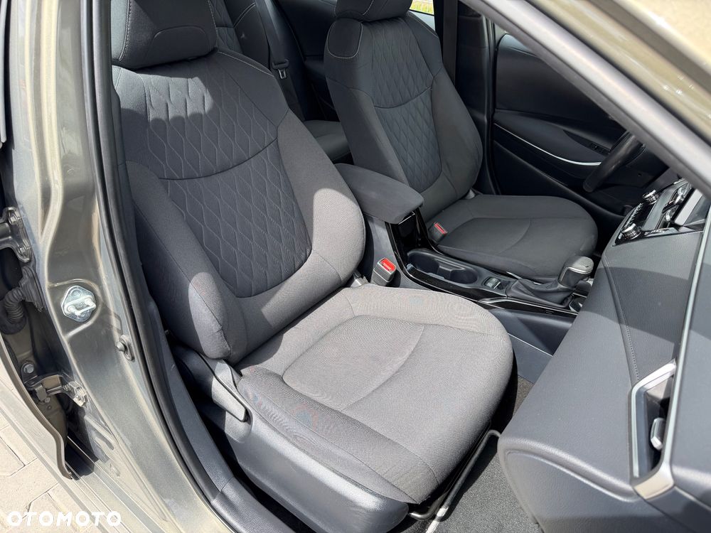Toyota Corolla 1.8 Hybrid Comfort - 23