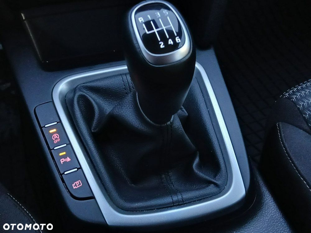 Kia Ceed 1.5 T-GDI M - 25