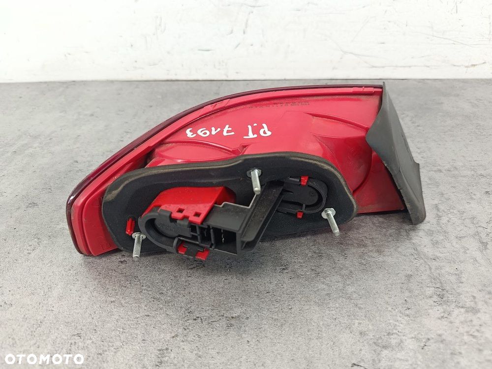 LAMPA TYLNA PRAWA ALFA ROMEO 159 F9395328 KOMBI - 3