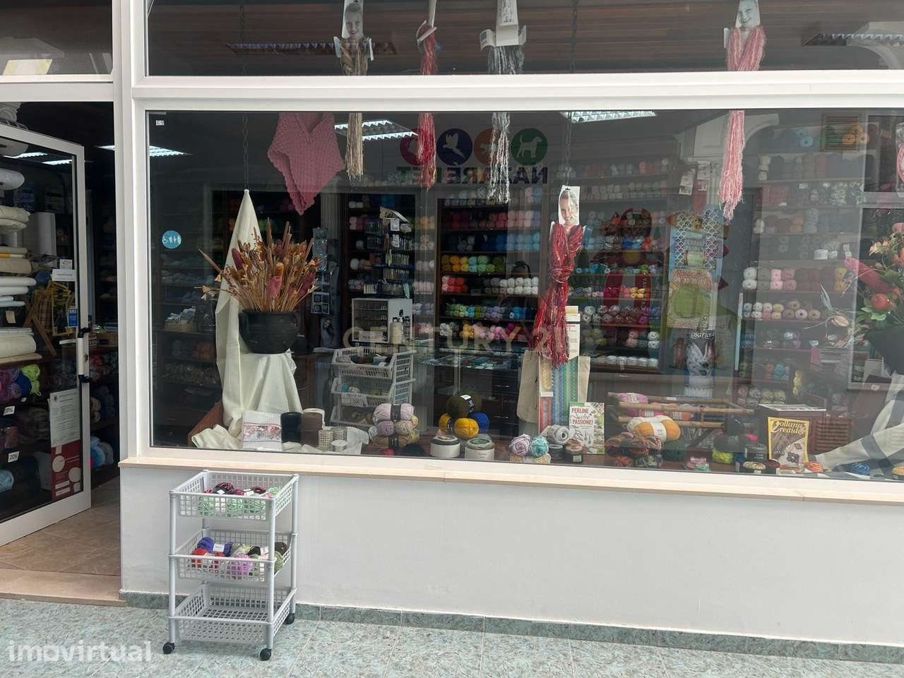 Loja para Venda no Centro Comercial Nazaré - Grande imagem: 2/13