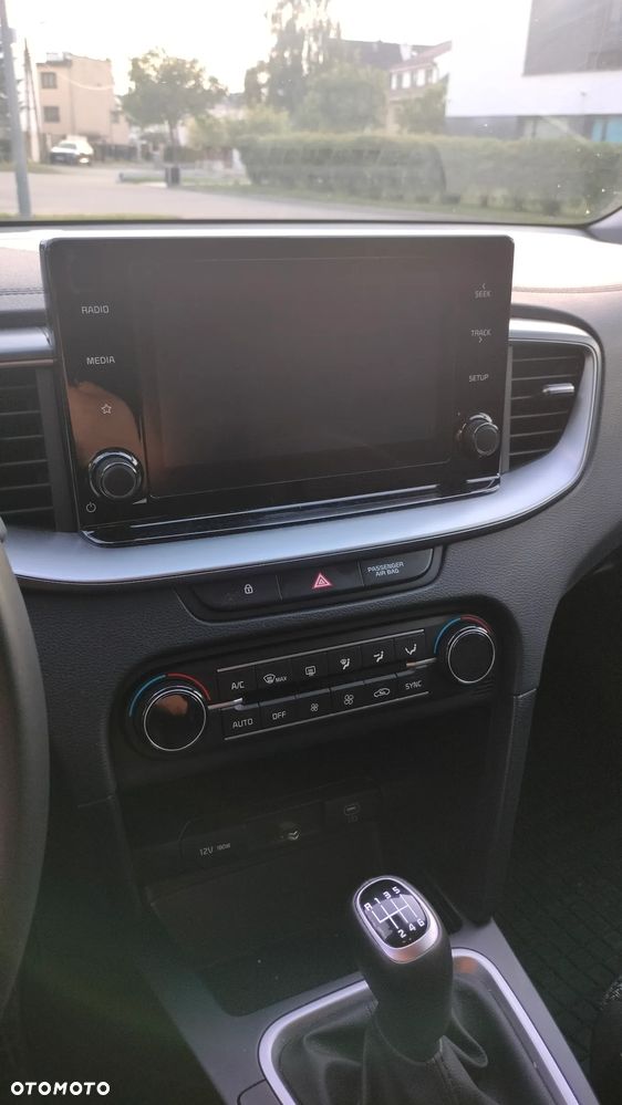 Kia Ceed 1.5 T-GDI M - 14