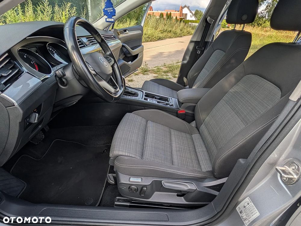 Volkswagen Passat 2.0 TDI SCR DSG - 24