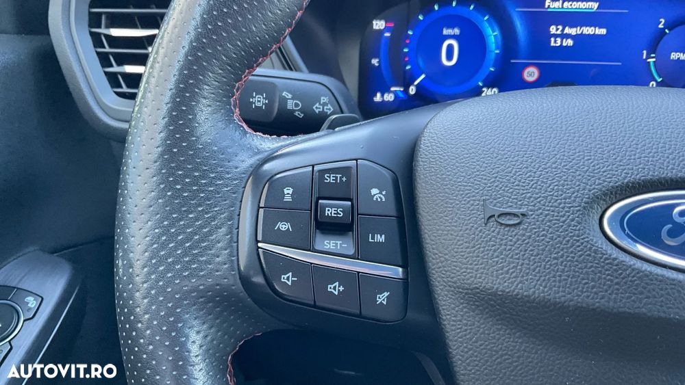 Ford Kuga - 27