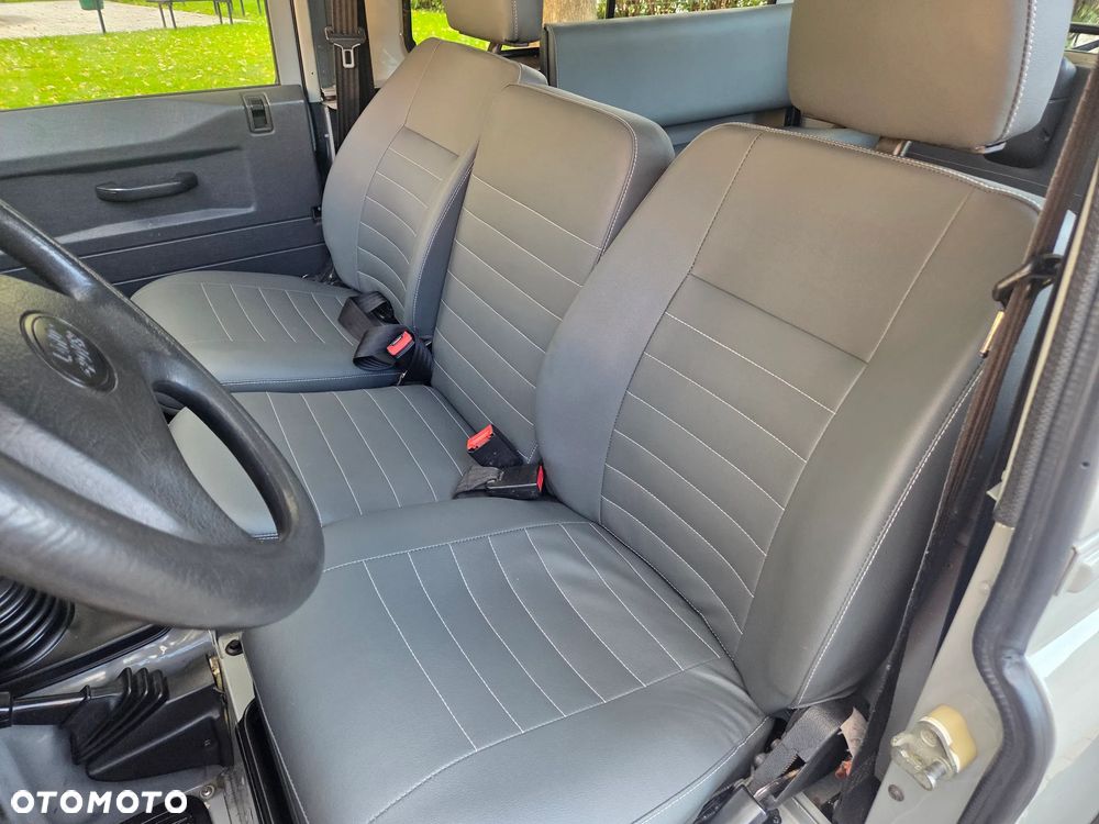 Land Rover Defender 2.5 TDI - 8