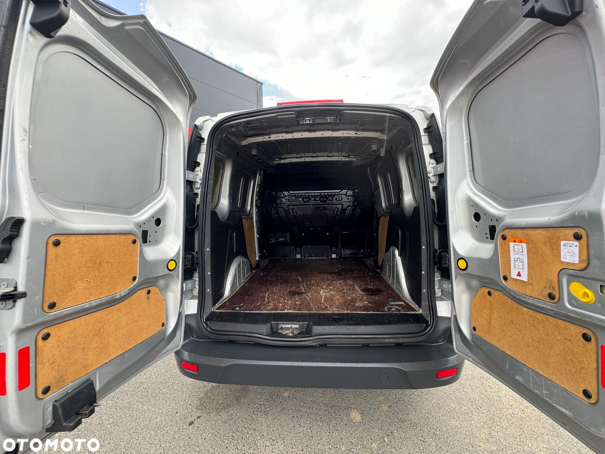 Ford Transit Connect - 8