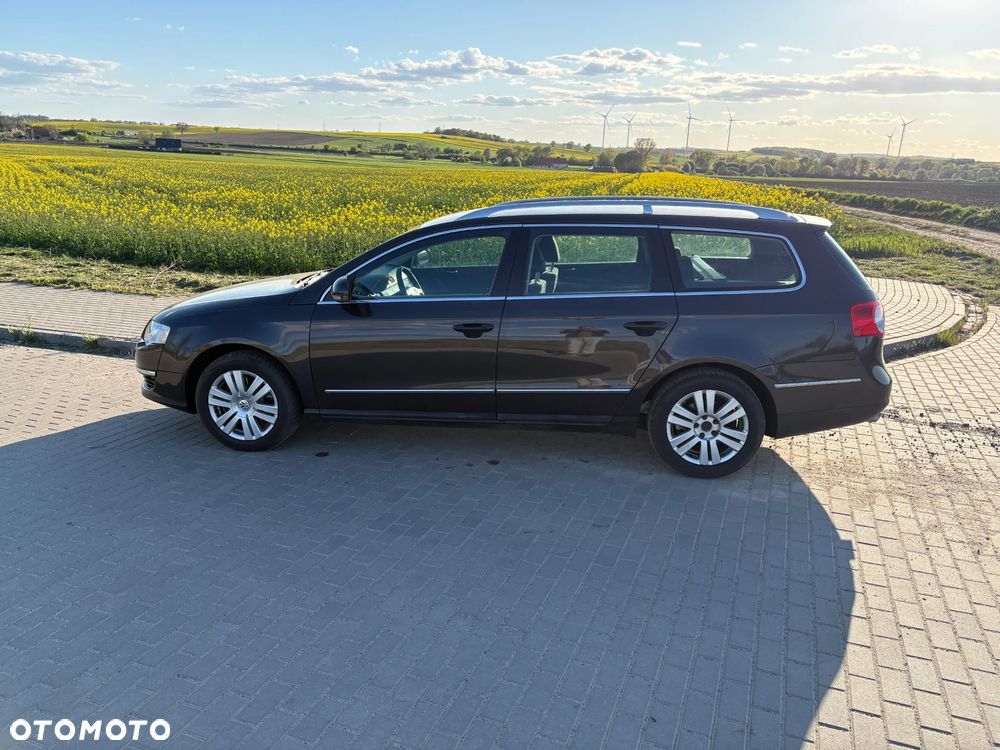 Volkswagen Passat 1.6 - 8