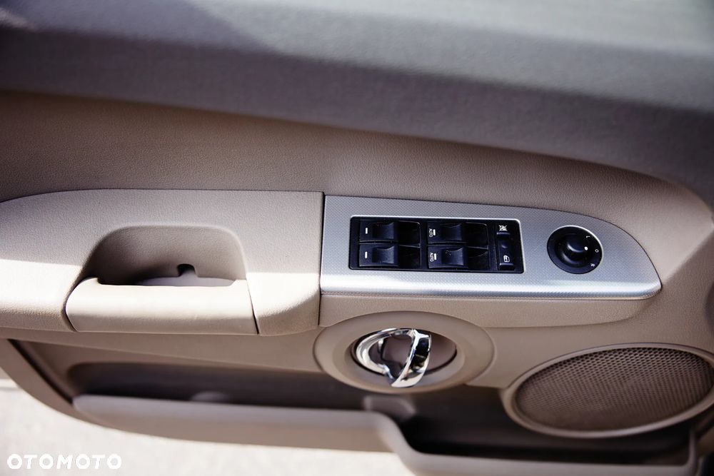 Jeep Commander 3.0 CRD DPF Automatik Limited - 19