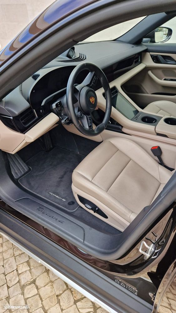 Porsche Taycan Cross Turismo 4 - 27