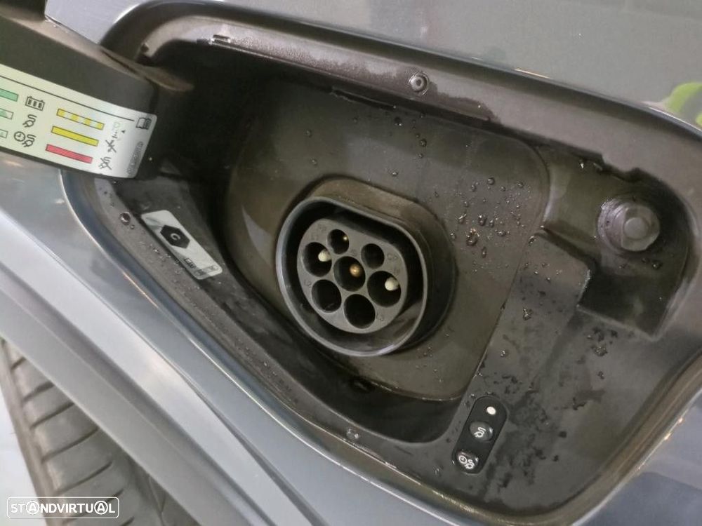 VW Tiguan 1.4 TSI eHybrid R-Line DSG - 32