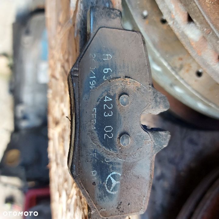 TARCZE HAMULCOWE KLOCKI TYL KOMPLET MERCEDES VITO W639 6394230112 ORYG DEMONTAZ MALY PRZEBIEG - 2