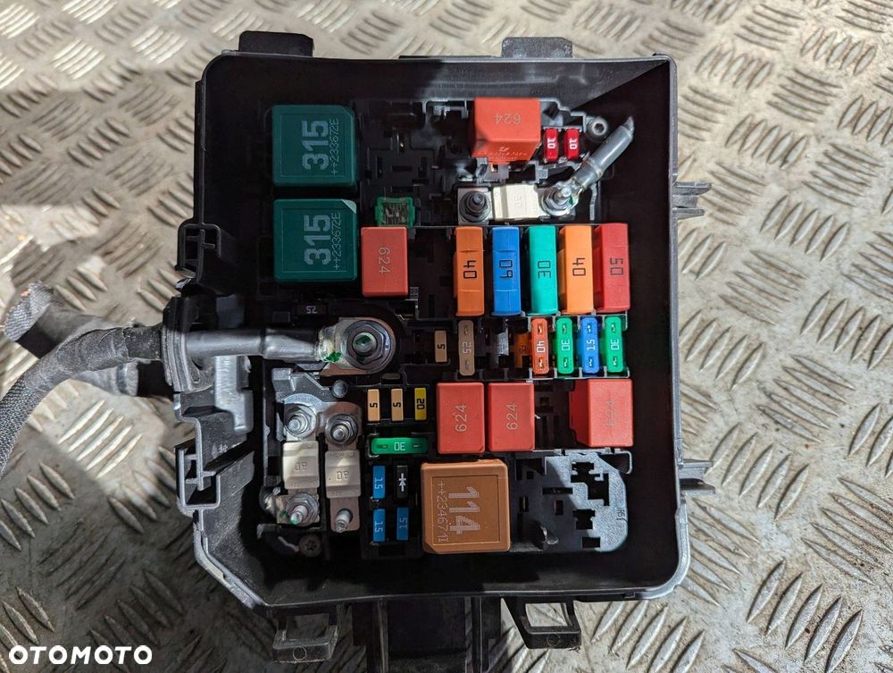 Citroen C4 X C4X 2020-2025 1.2 PureTech Skrzynka bezpieczników - 6