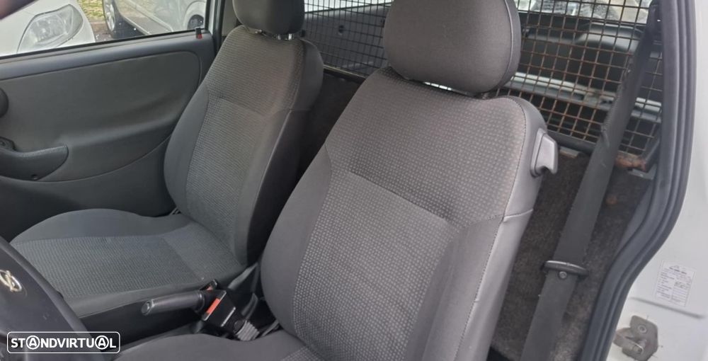 Opel Corsa 1.7 DI - 10