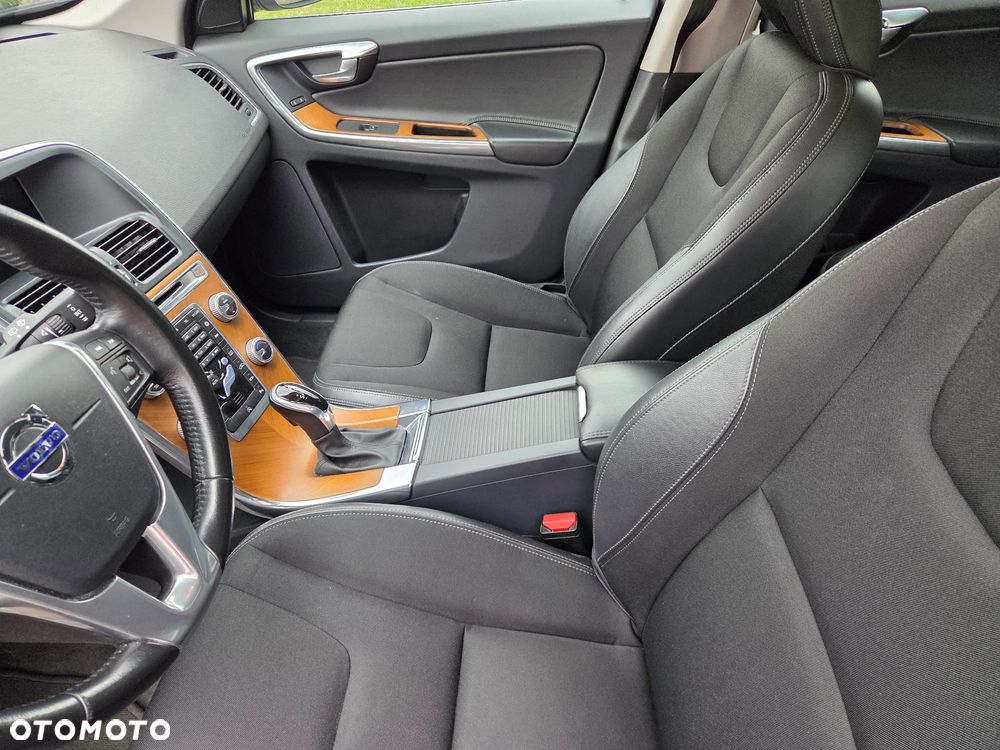 Volvo XC 60 D3 Drive-E Momentum - 14