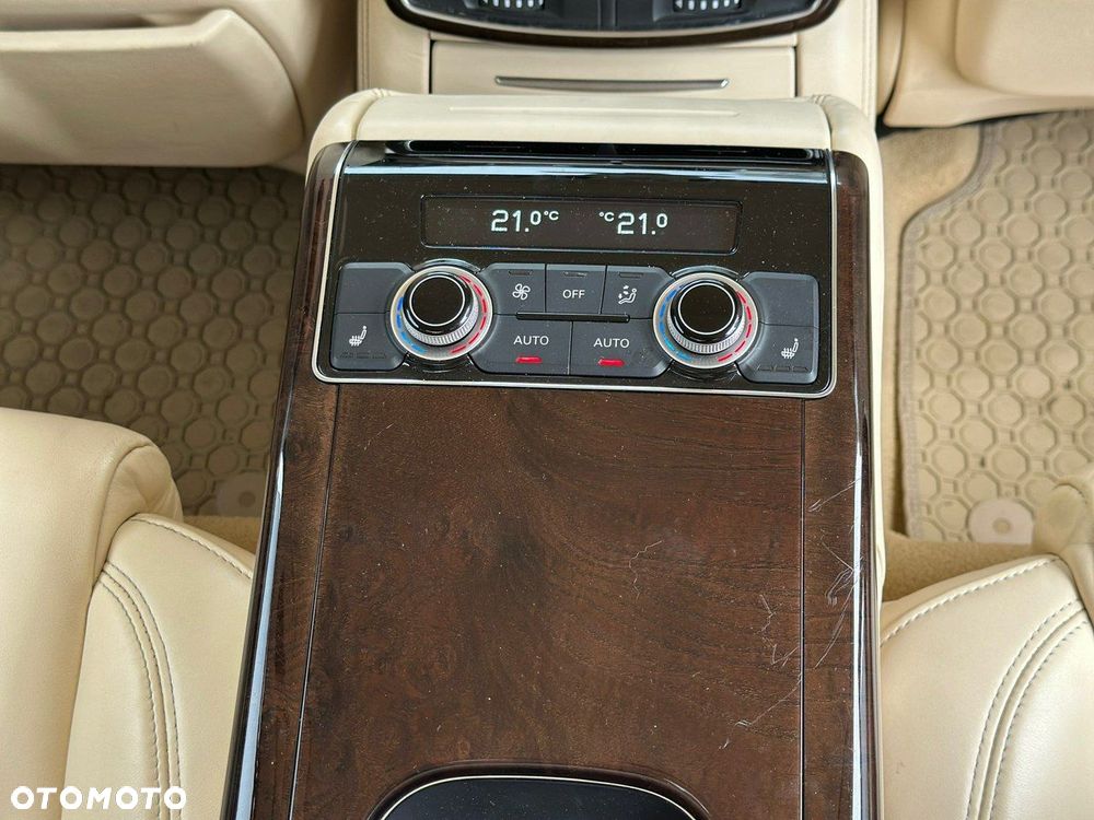 Audi A8 - 40