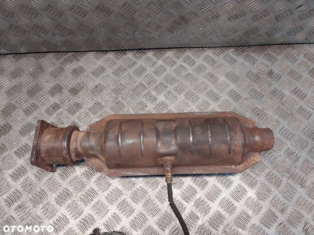 KATALIZATOR PUSTY CHRYSLER  GRAND VOYAGER IV 2.4 16V - 1