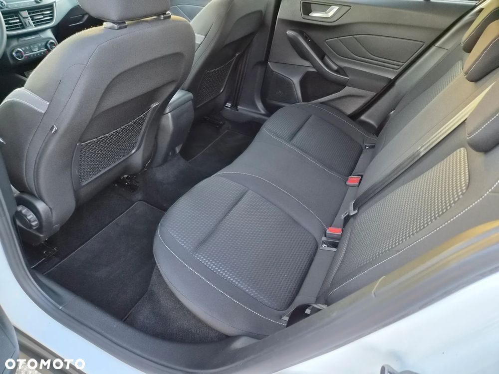 Ford Focus 1.0 EcoBoost Titanium - 9