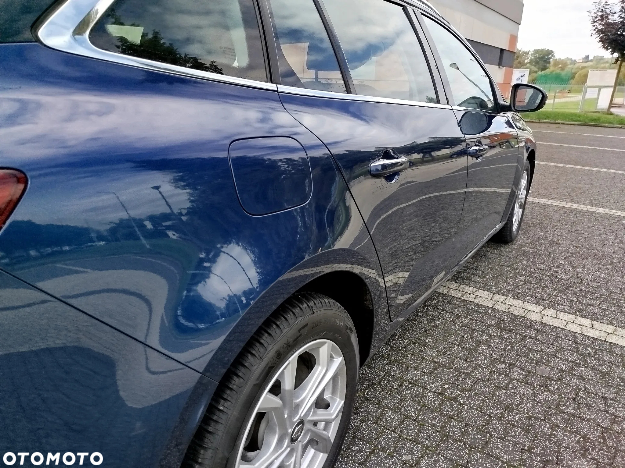 Renault Megane ENERGY TCe 130 BOSE EDITION - 34