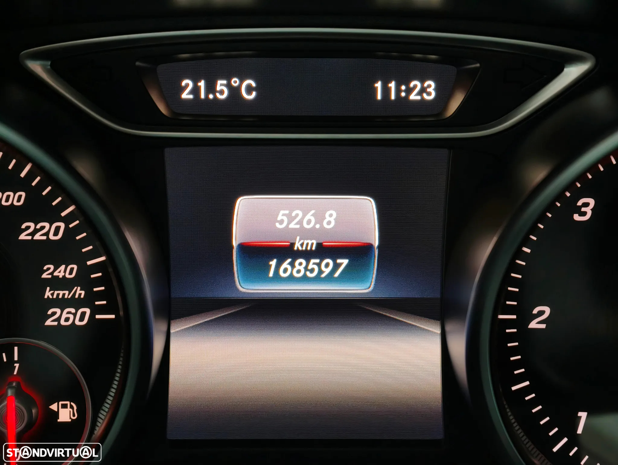 Mercedes-Benz CLA 180 d Shooting Brake AMG Line - 11
